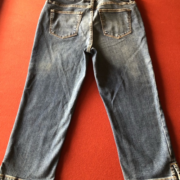 Stonewashed denim capris size 8 - Picture 2 of 4